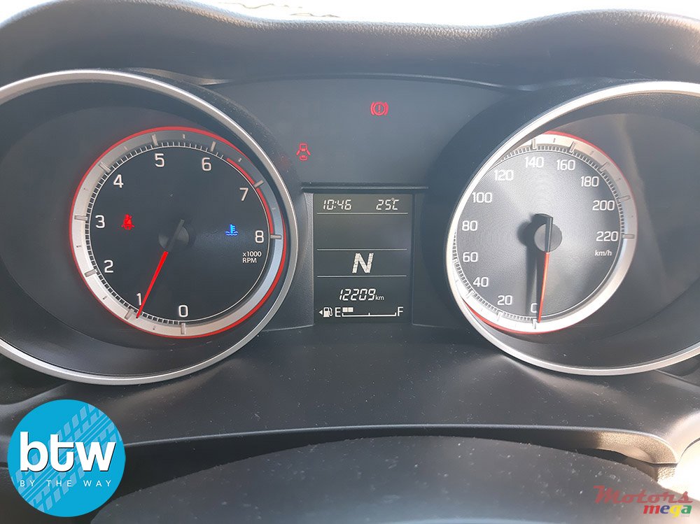 2021' Suzuki Swift photo #7