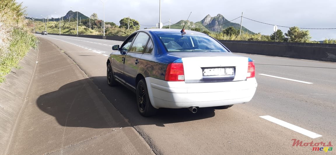 1998' Volkswagen Passat photo #6