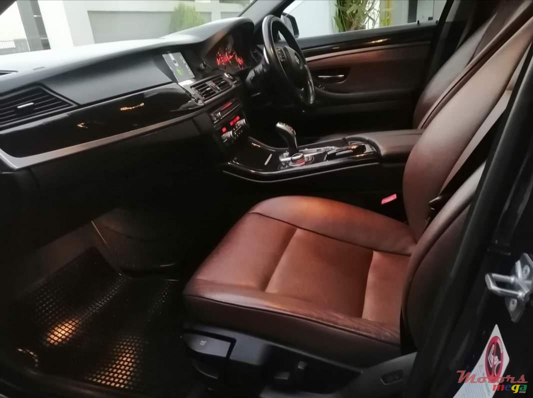 2011' BMW 523 photo #2