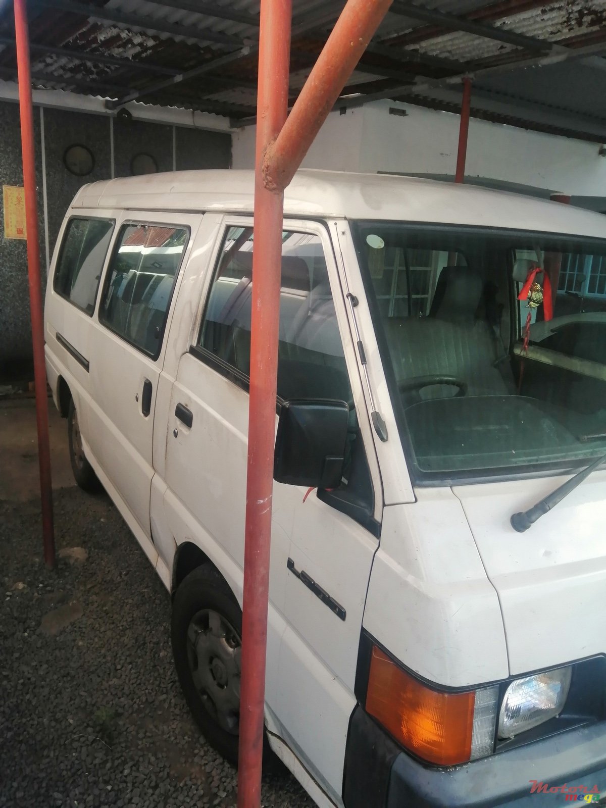 2004' Mitsubishi photo #4