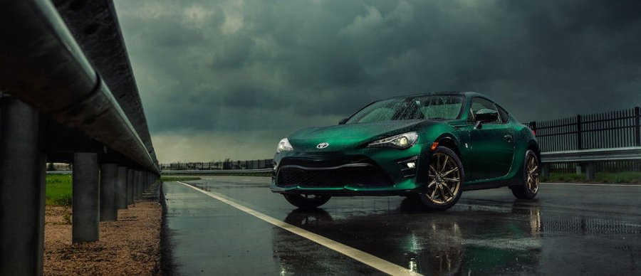 Toyota 86 sports coupe gets racing-themed Hakone Edition