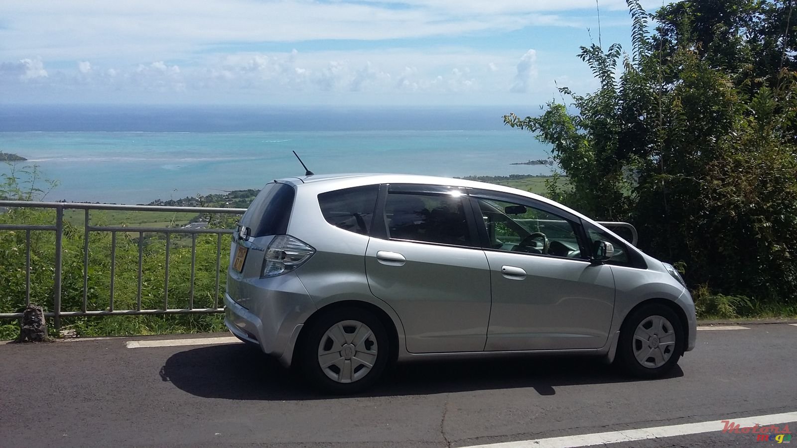 2011' Honda Fit Hybrid photo #1