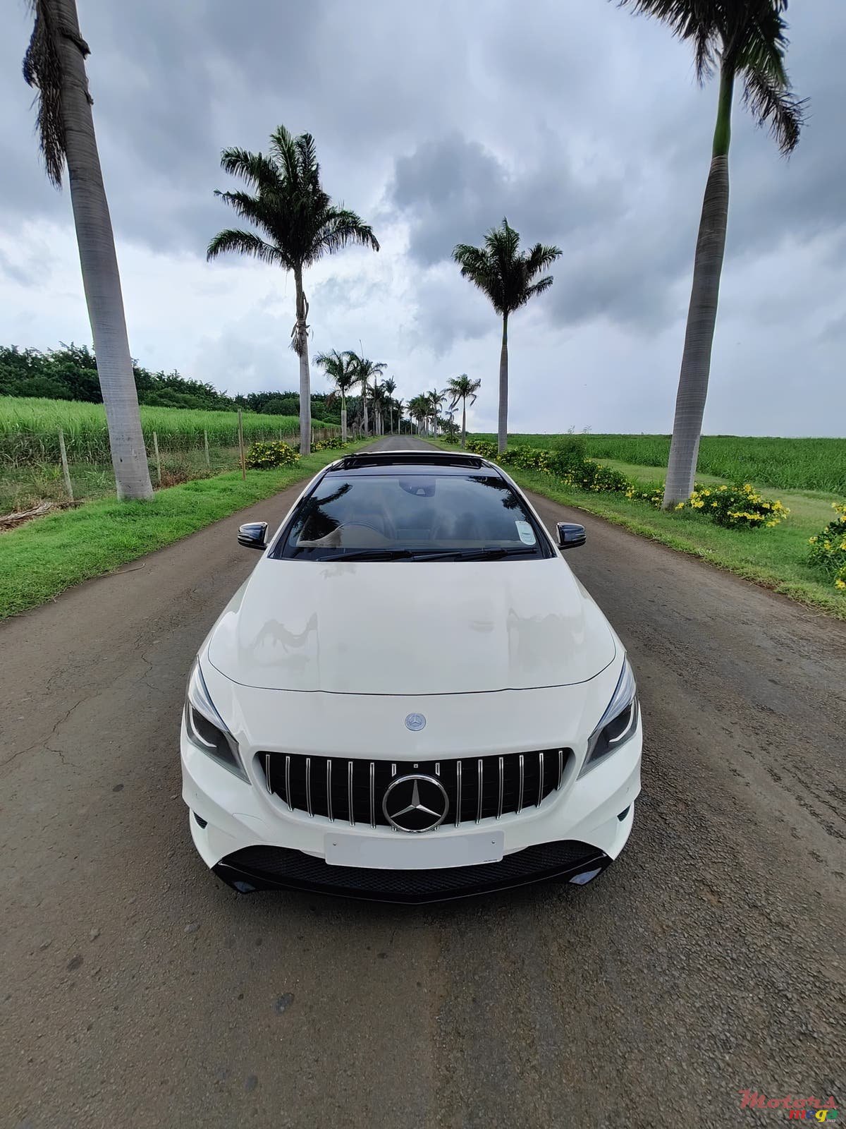 2014' Mercedes-Benz CLA 180 photo #1