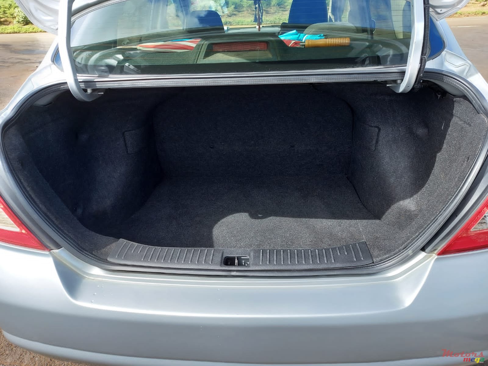 2010' Nissan Tiida photo #5