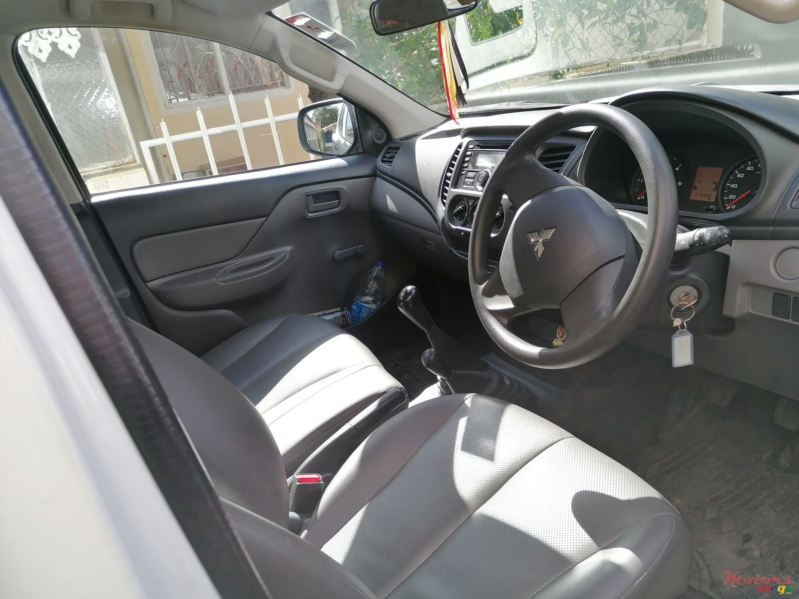 2017' Mitsubishi photo #5