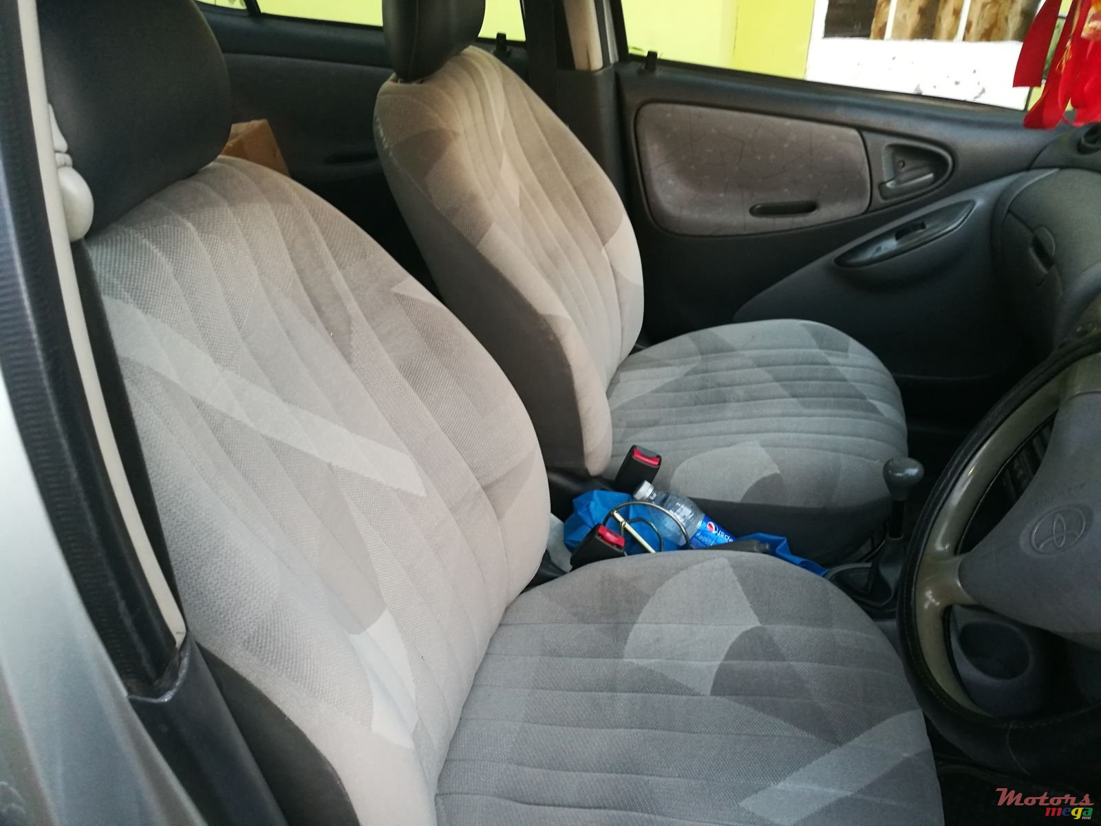 2000' Toyota Vitz photo #6