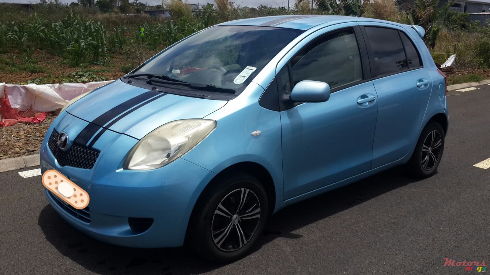 2007' Toyota Vitz photo #1