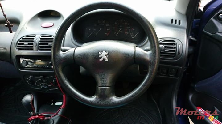2000' Peugeot 206 photo #3