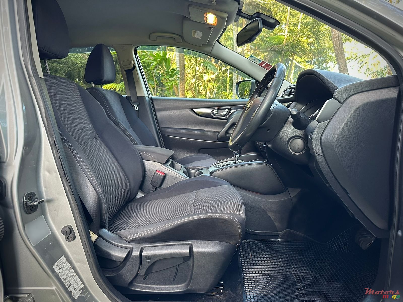 2015' Nissan Qashqai 1.6 Diesel Automatic photo #5