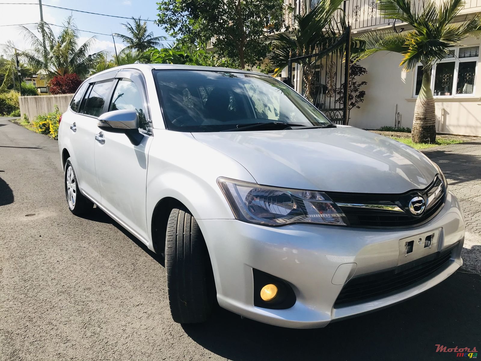 2012' Toyota Fielder photo #1
