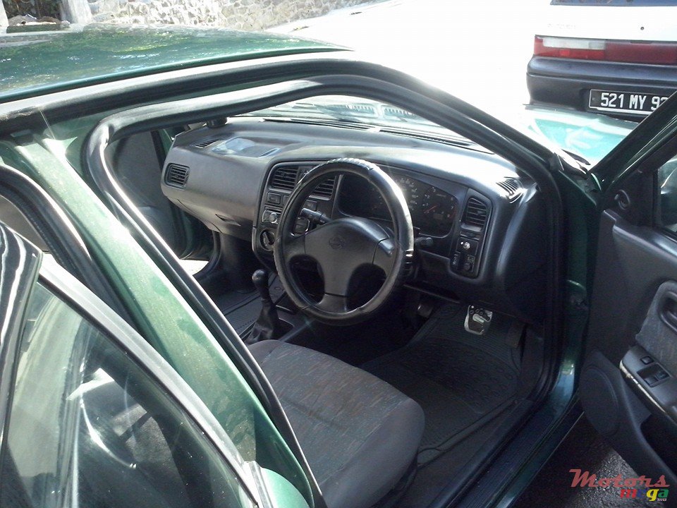 1997' Nissan Primera MP3+USB+AUX+CD photo #2