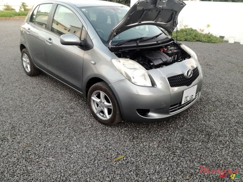 2006' Toyota Yaris Manual photo #7