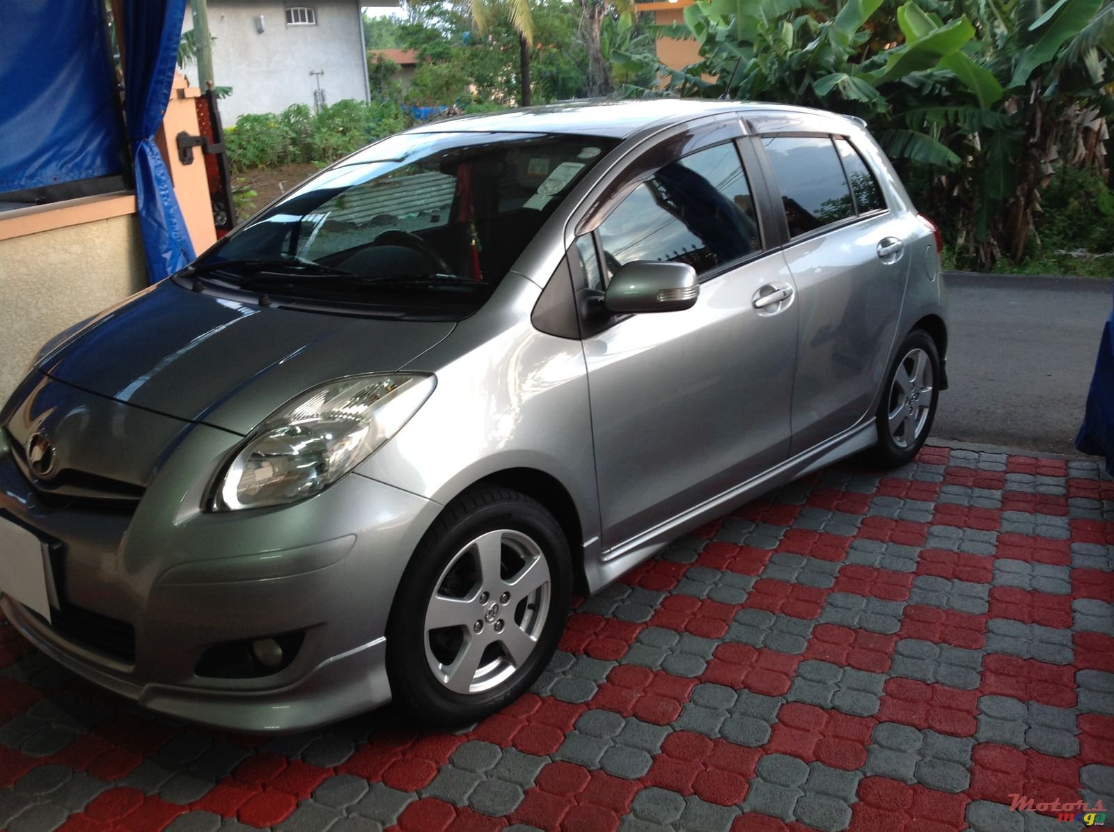 2008' Toyota Vitz RS photo #3