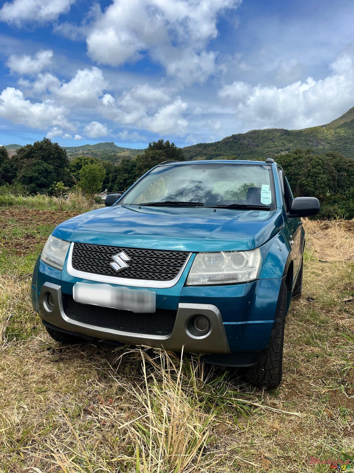 2009' Suzuki Grand Vitara photo #1