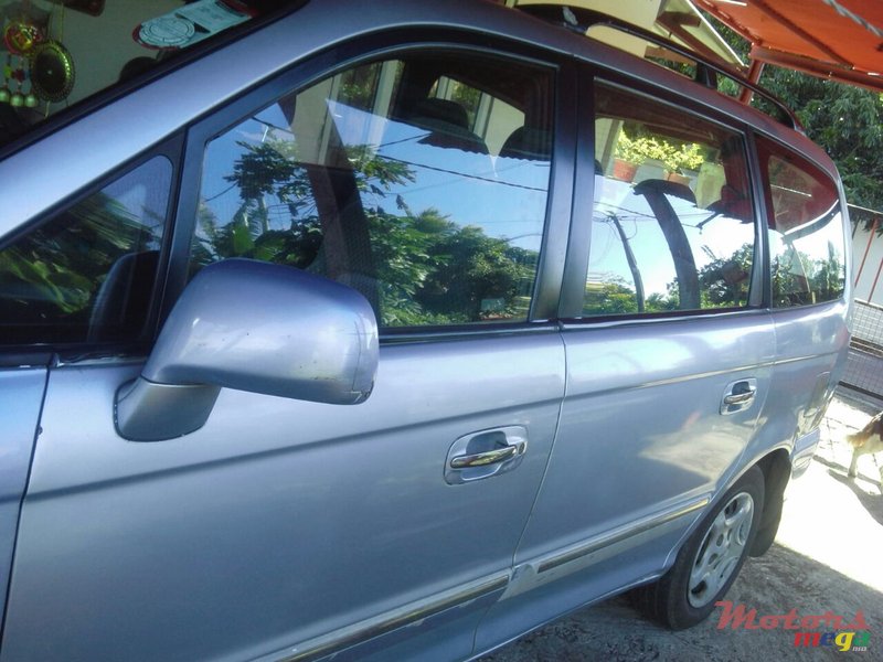 2001' Hyundai Trajet photo #3