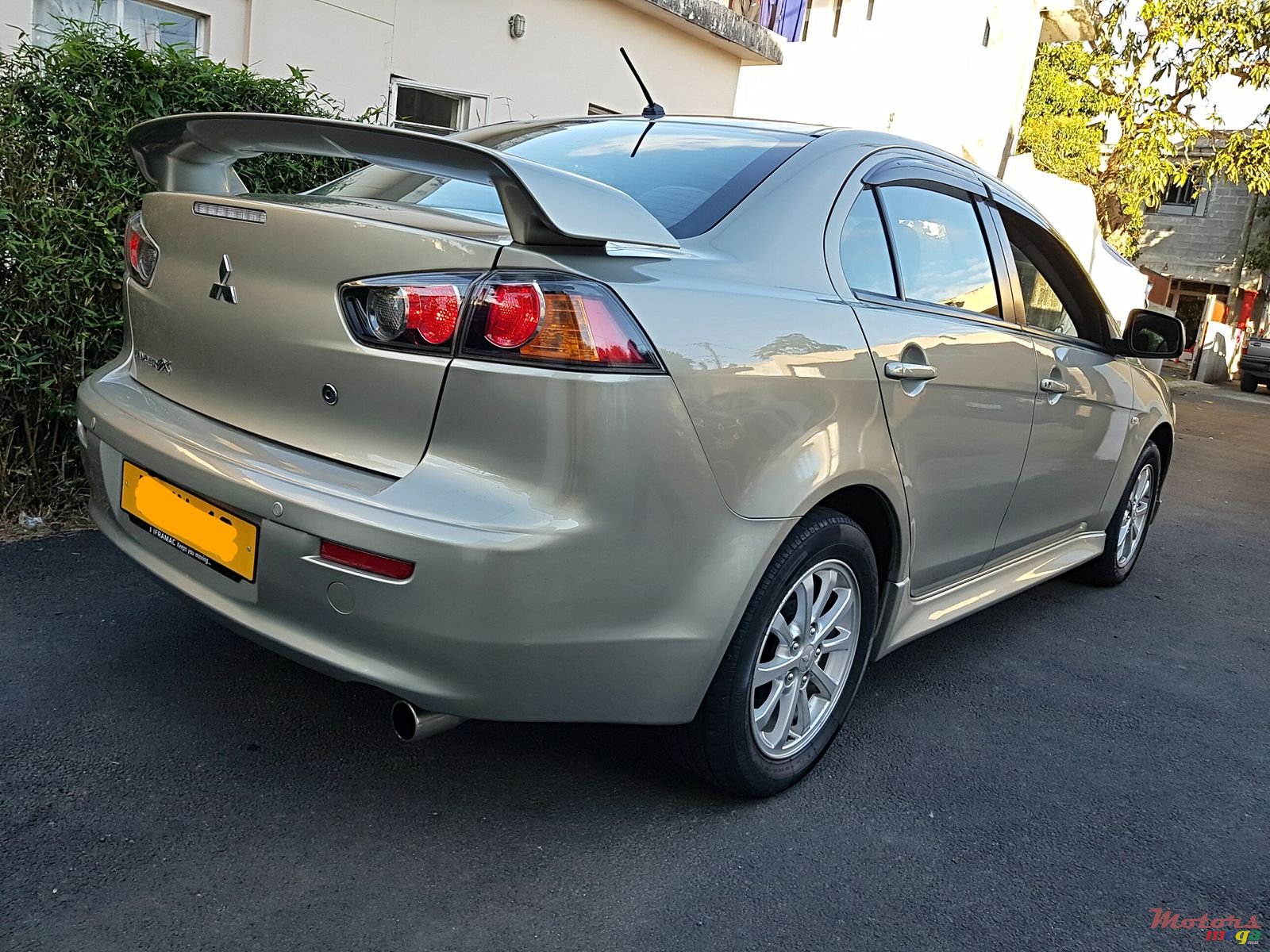 2012' Mitsubishi Lancer X photo #3