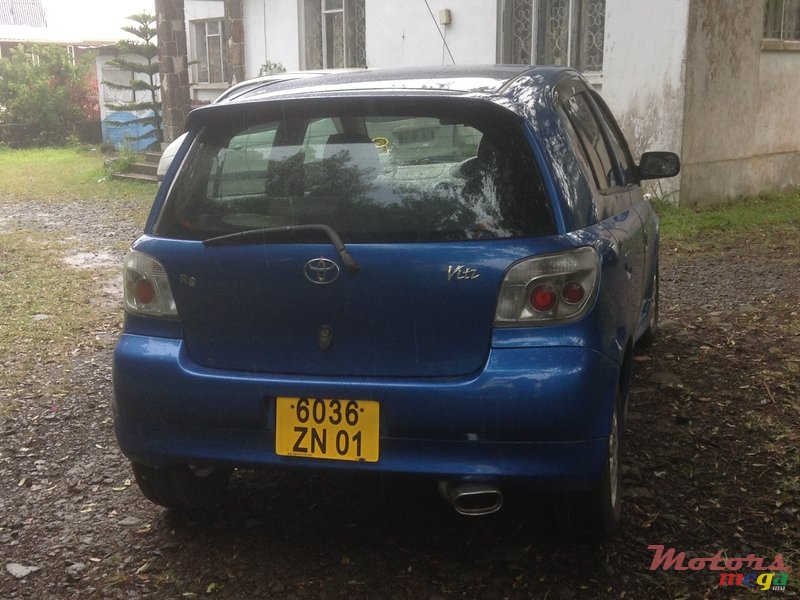 2001' Toyota Vitz photo #3