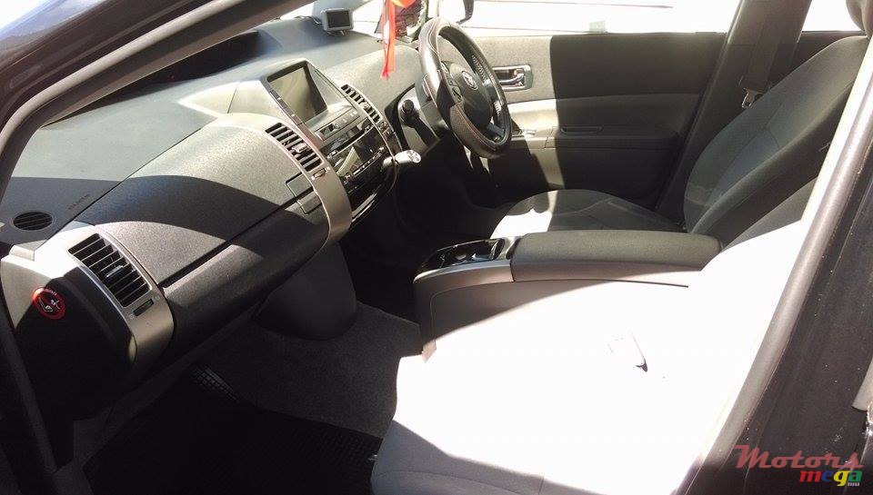 2008' Toyota Prius photo #6