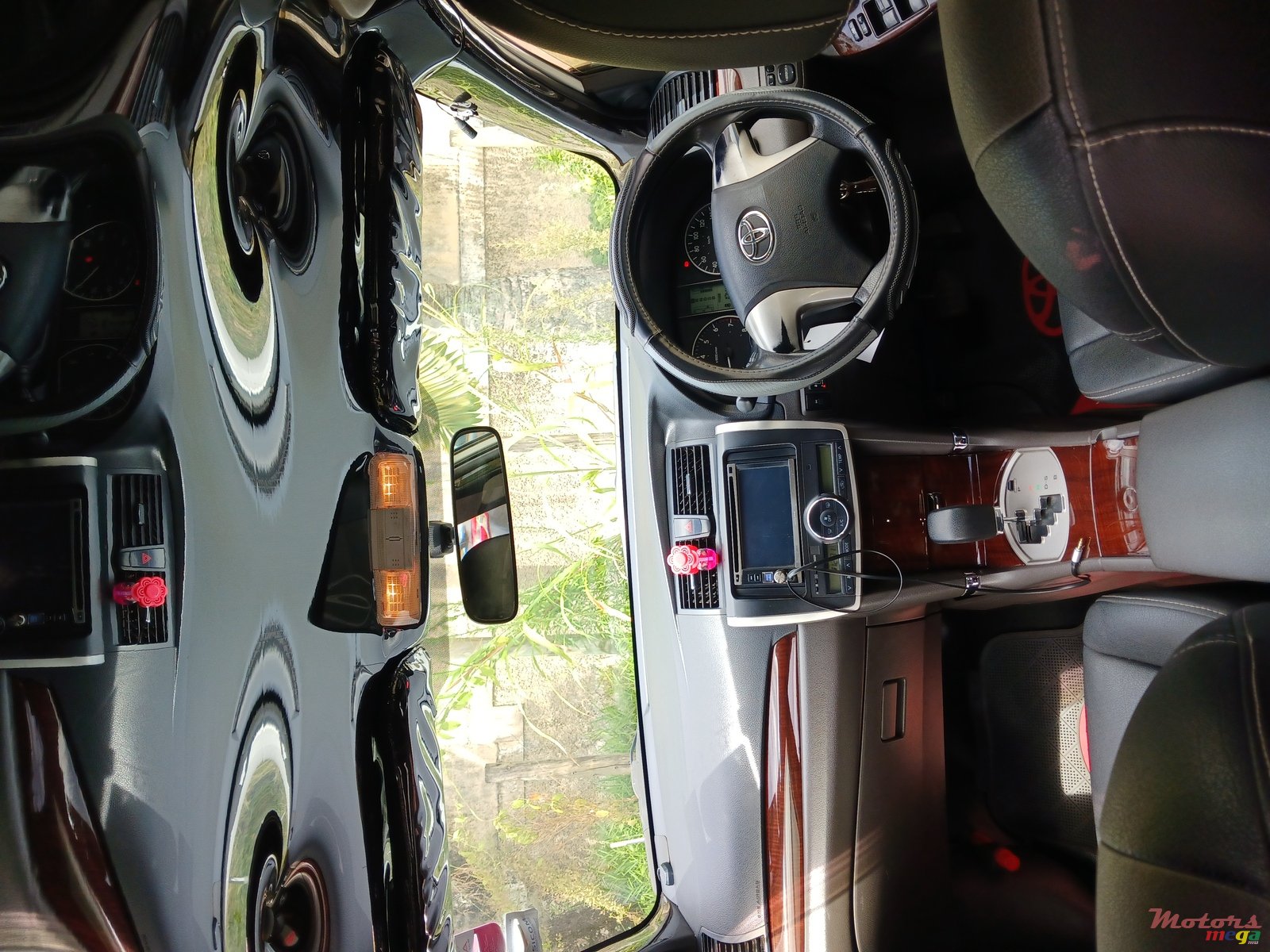 2015' Toyota Premio photo #2