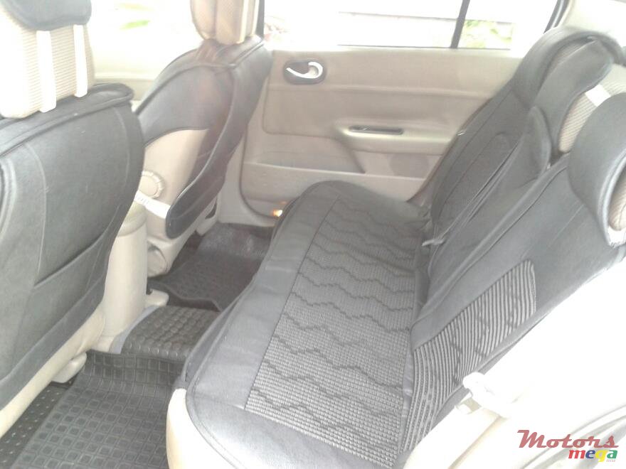 2005' Renault Megane dorizine photo #3