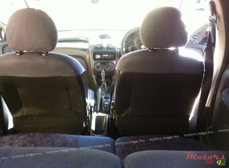 2000' Peugeot photo #6
