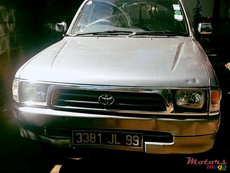 1999' Toyota Hilux photo #7