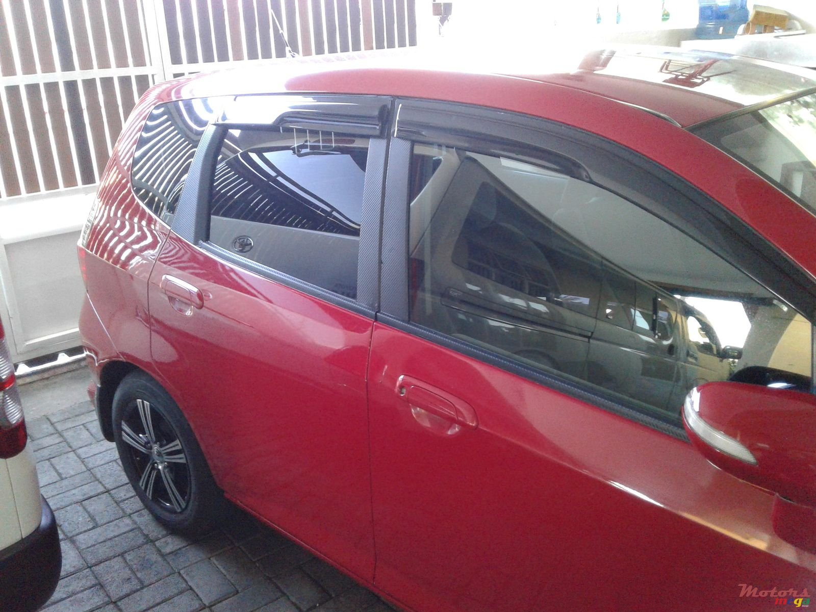 2006' Honda Fit photo #2