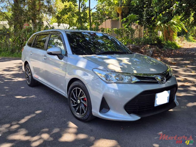 2018' Toyota Fielder Corolla photo #1