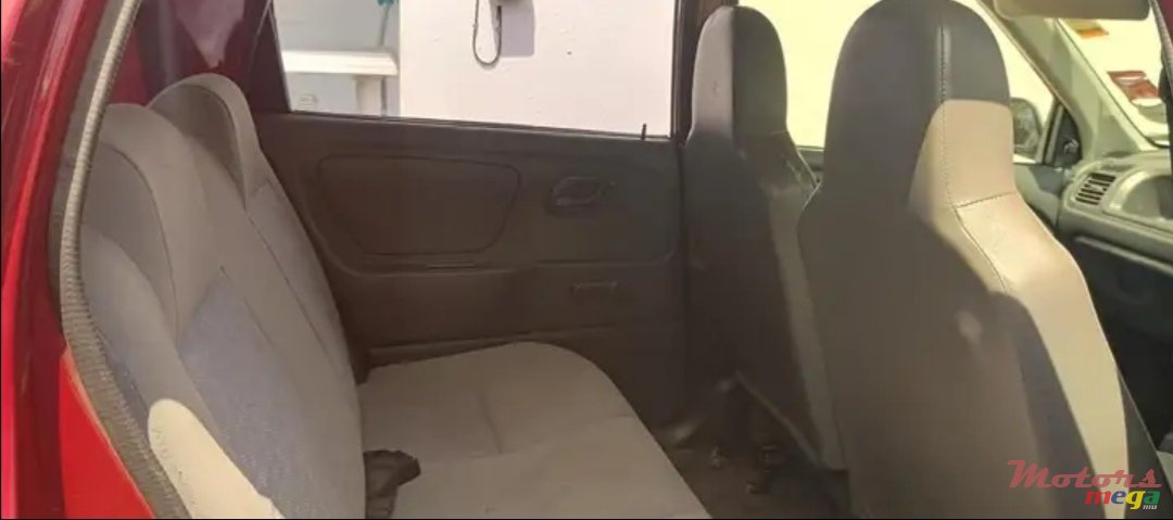 2012' Suzuki photo #4