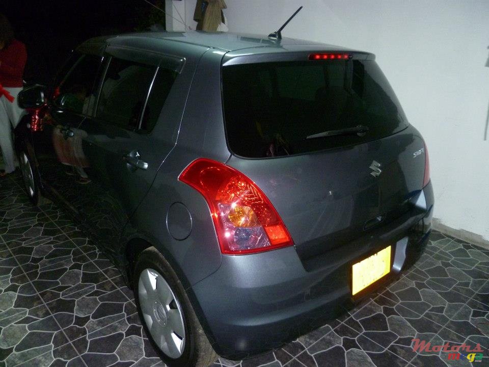 2010' Suzuki Swift Japan photo #2