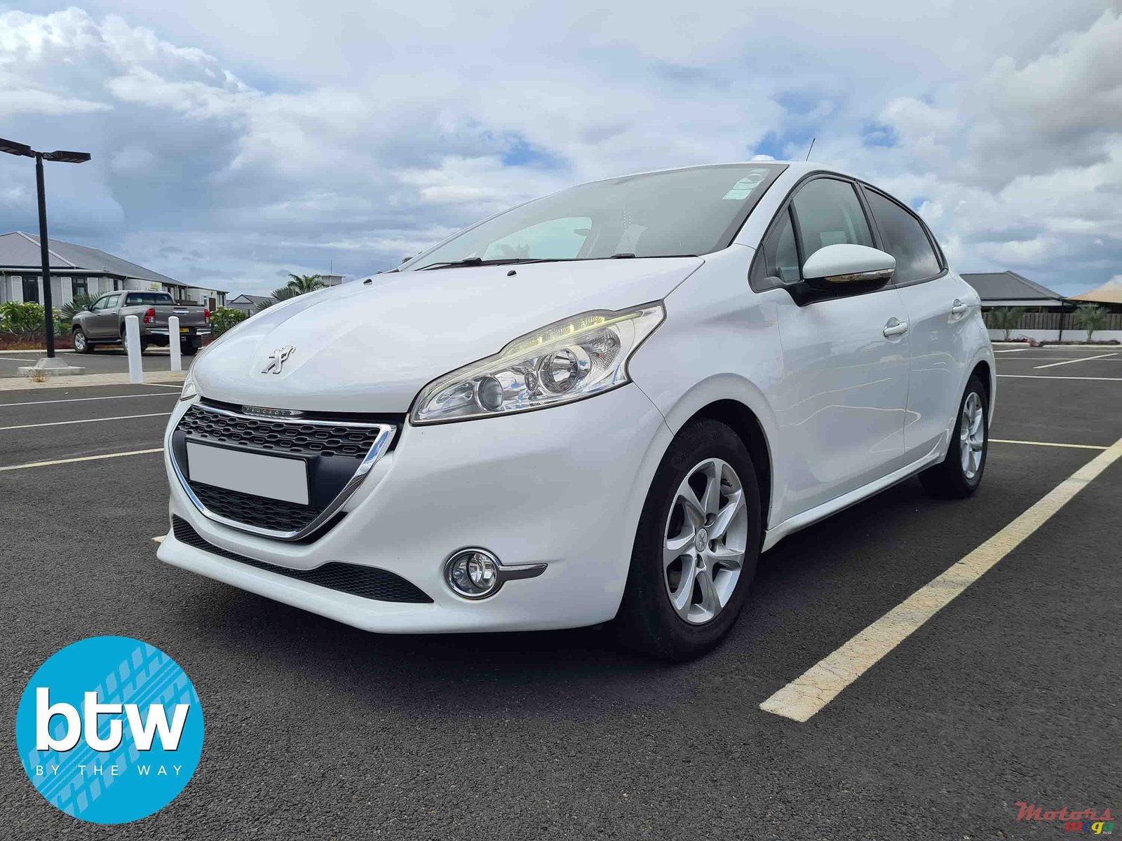 2012' Peugeot 208 photo #2