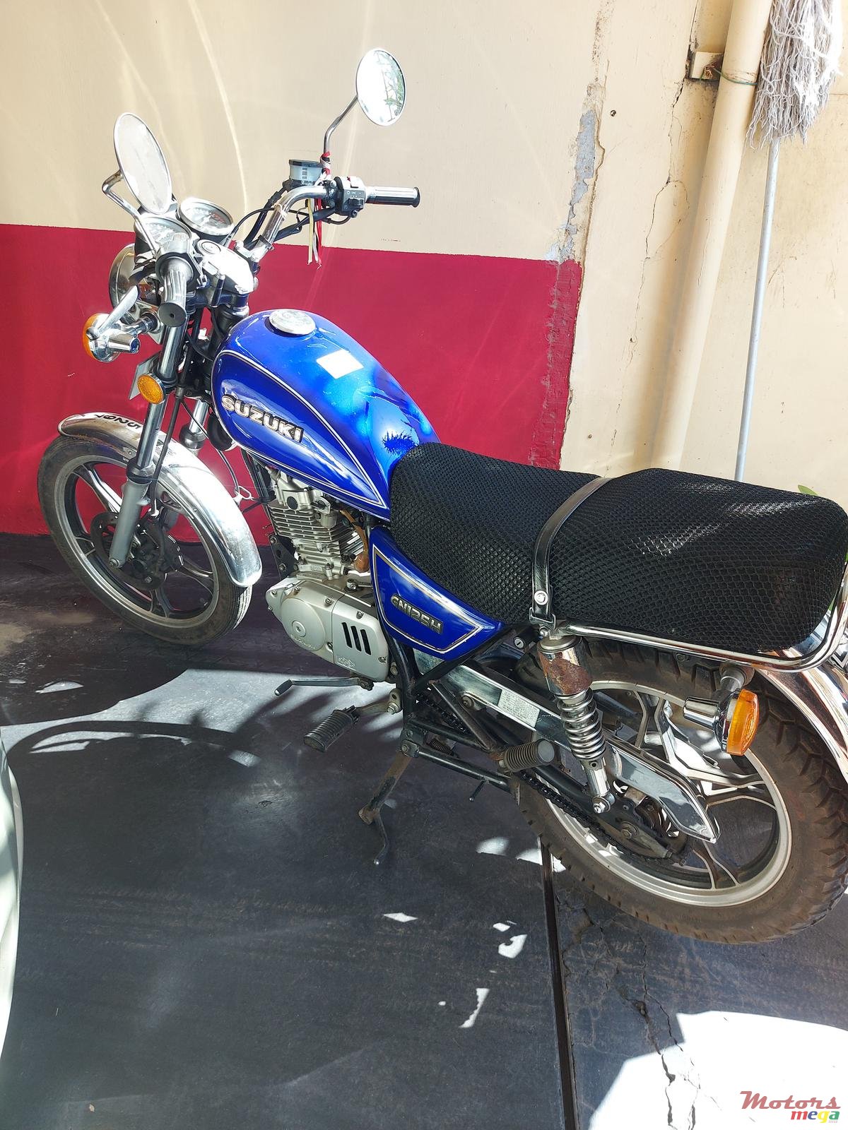 2012' Suzuki photo #2