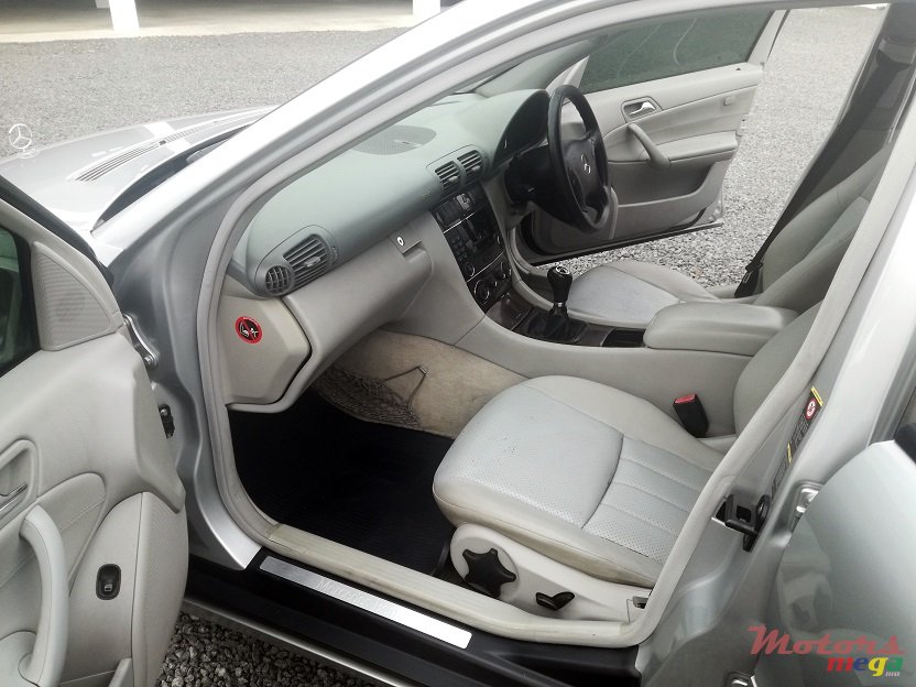 2004' Mercedes-Benz C180 K Manual 1.8L photo #5
