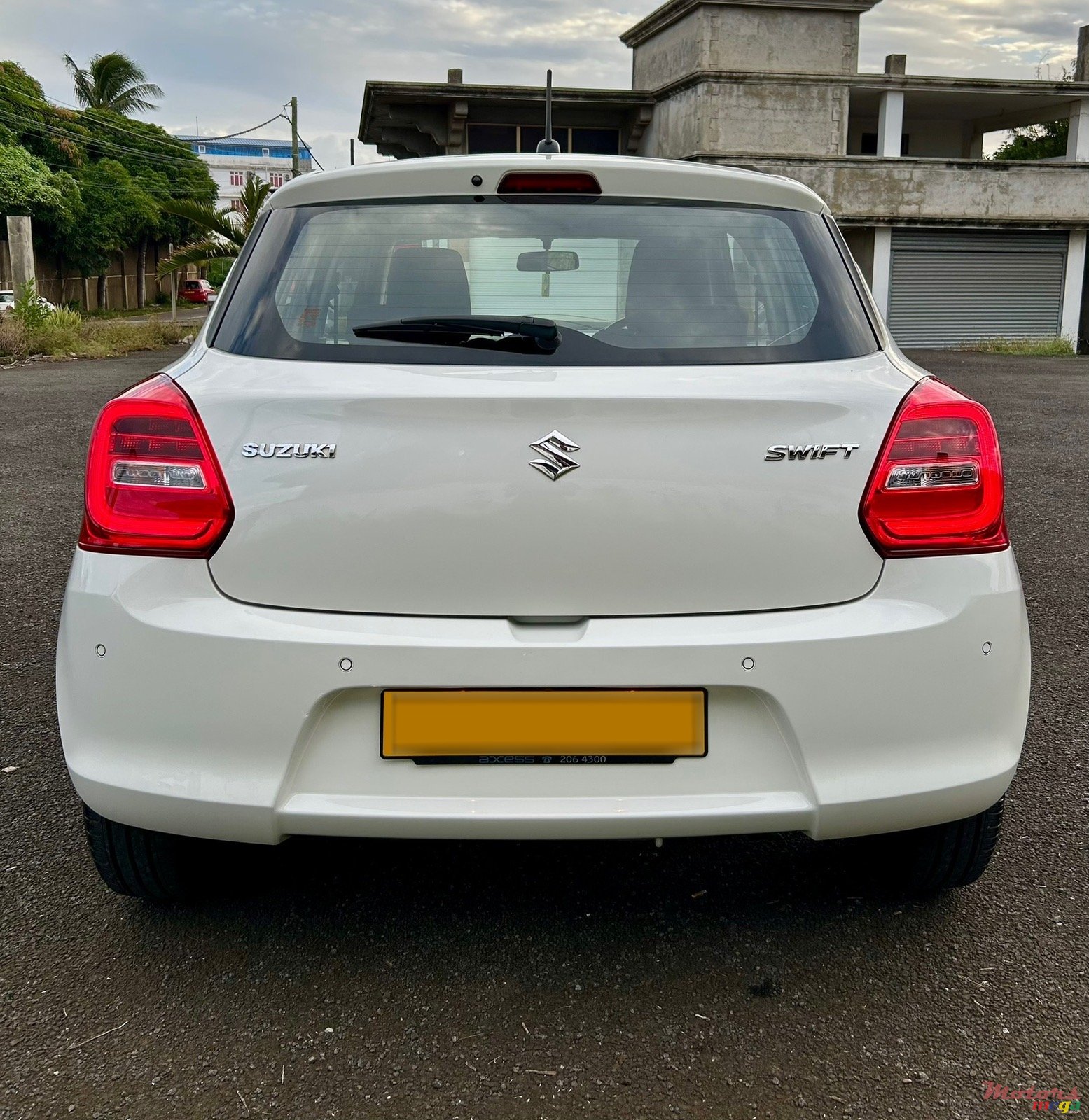 2021' Suzuki Swift GLX SLDA photo #4