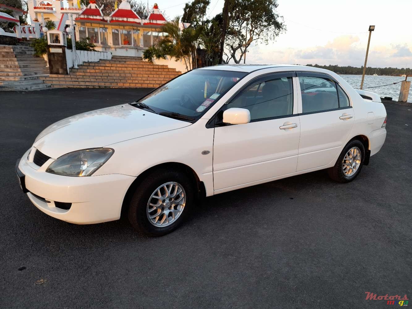 2009' Mitsubishi Lancer photo #5