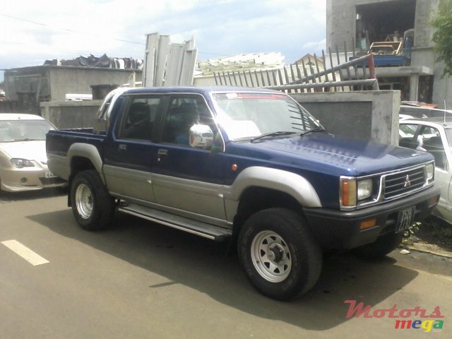 1993' Mitsubishi photo #2