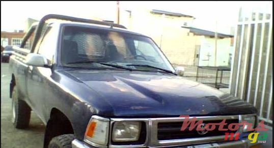 1996' Toyota Hilux photo #1