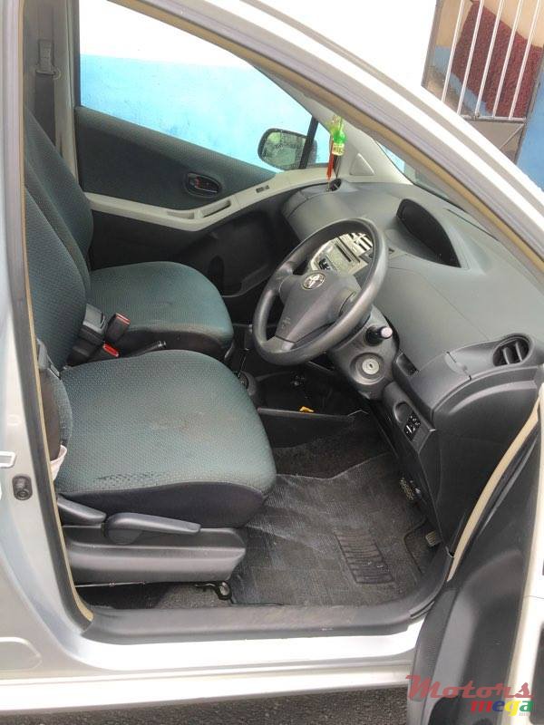 2007' Toyota Vitz 1300cc vvti photo #7