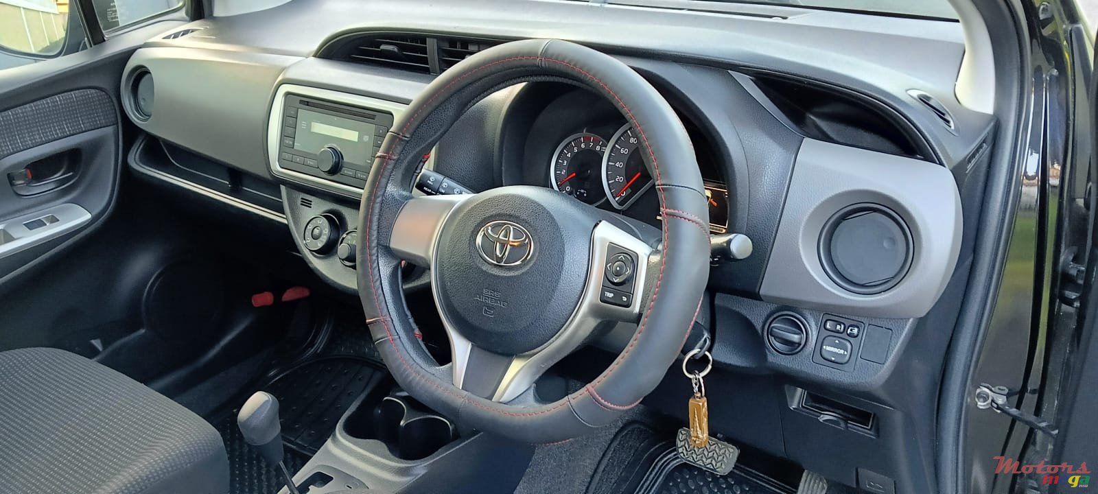 2014' Toyota Vitz photo #4