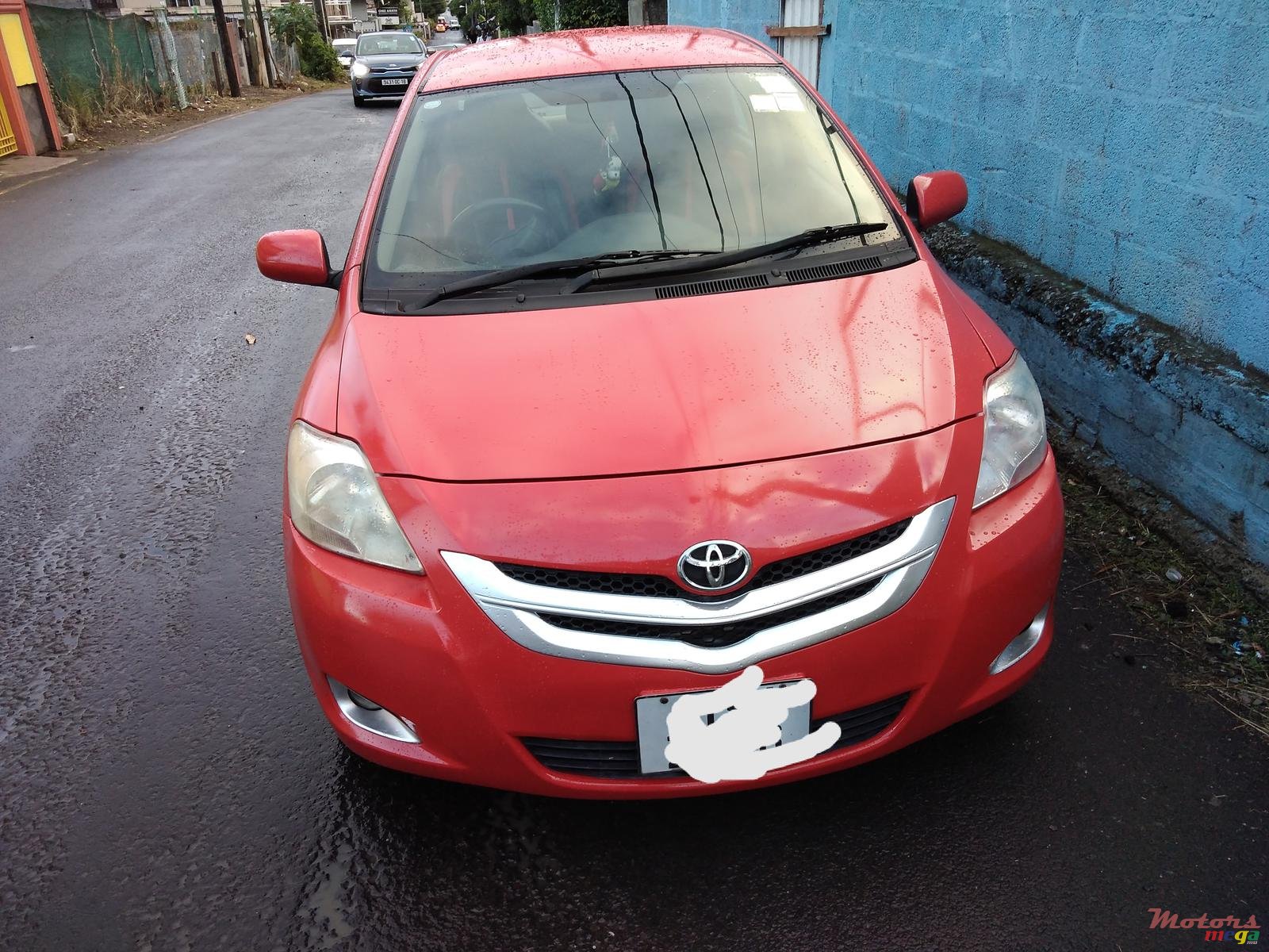 2006' Toyota Yaris Belta photo #1