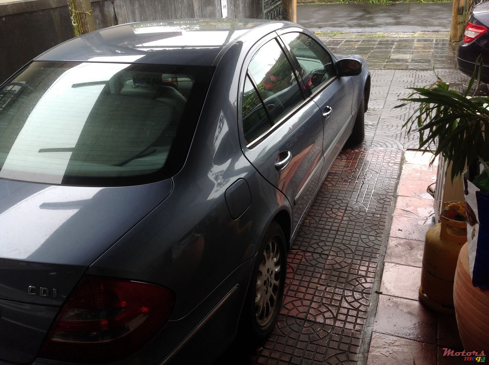 2004' Mercedes-Benz E-Class E270 photo #3