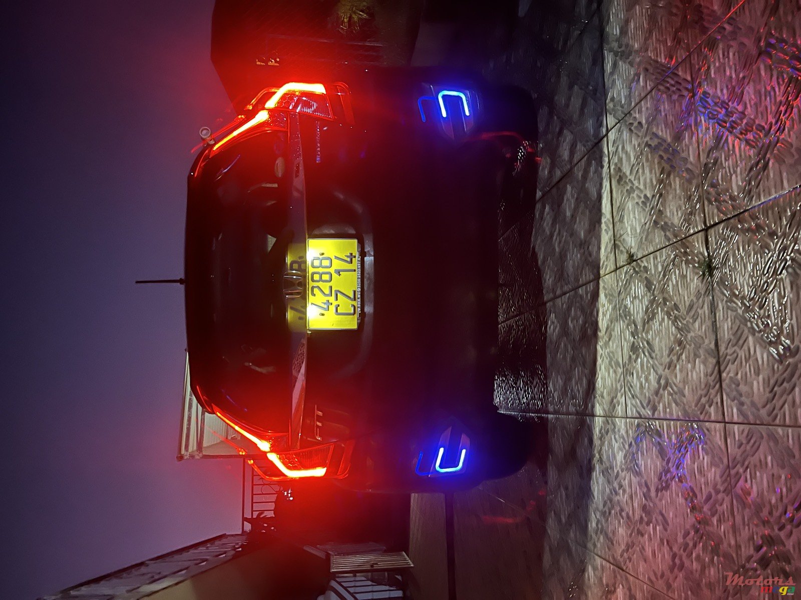 2014' Honda Fit Hybrid photo #1