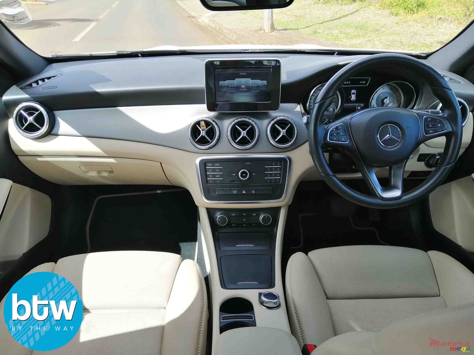 2016' Mercedes-Benz GLA-Class photo #6