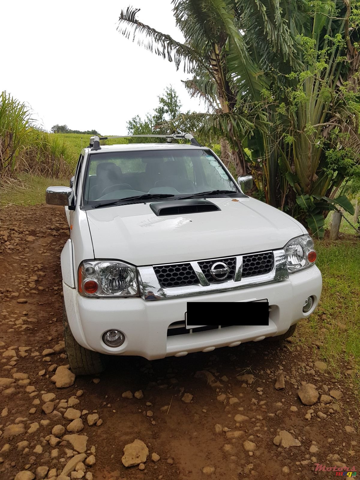 2016' Nissan Hardbody photo #1