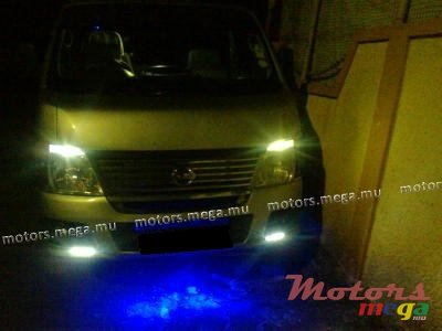 2009' Nissan photo #2