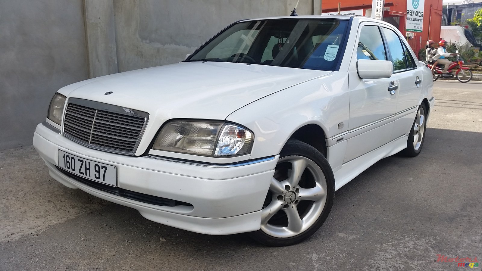 1997' Mercedes-Benz 230 None photo #1