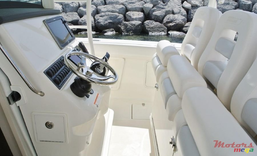 2015' Boston Whaler photo #2