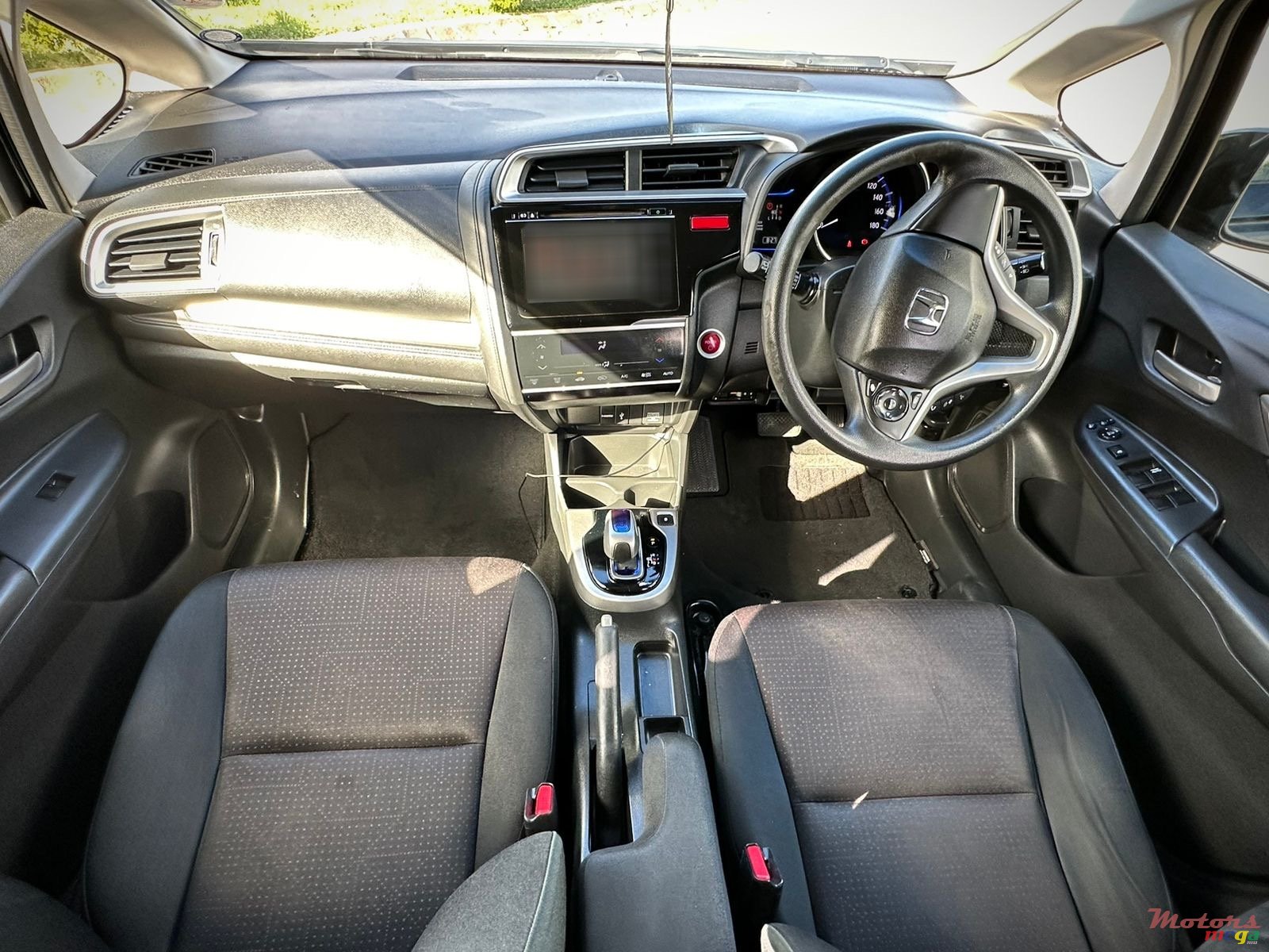 2015' Honda Fit hybrid photo #5