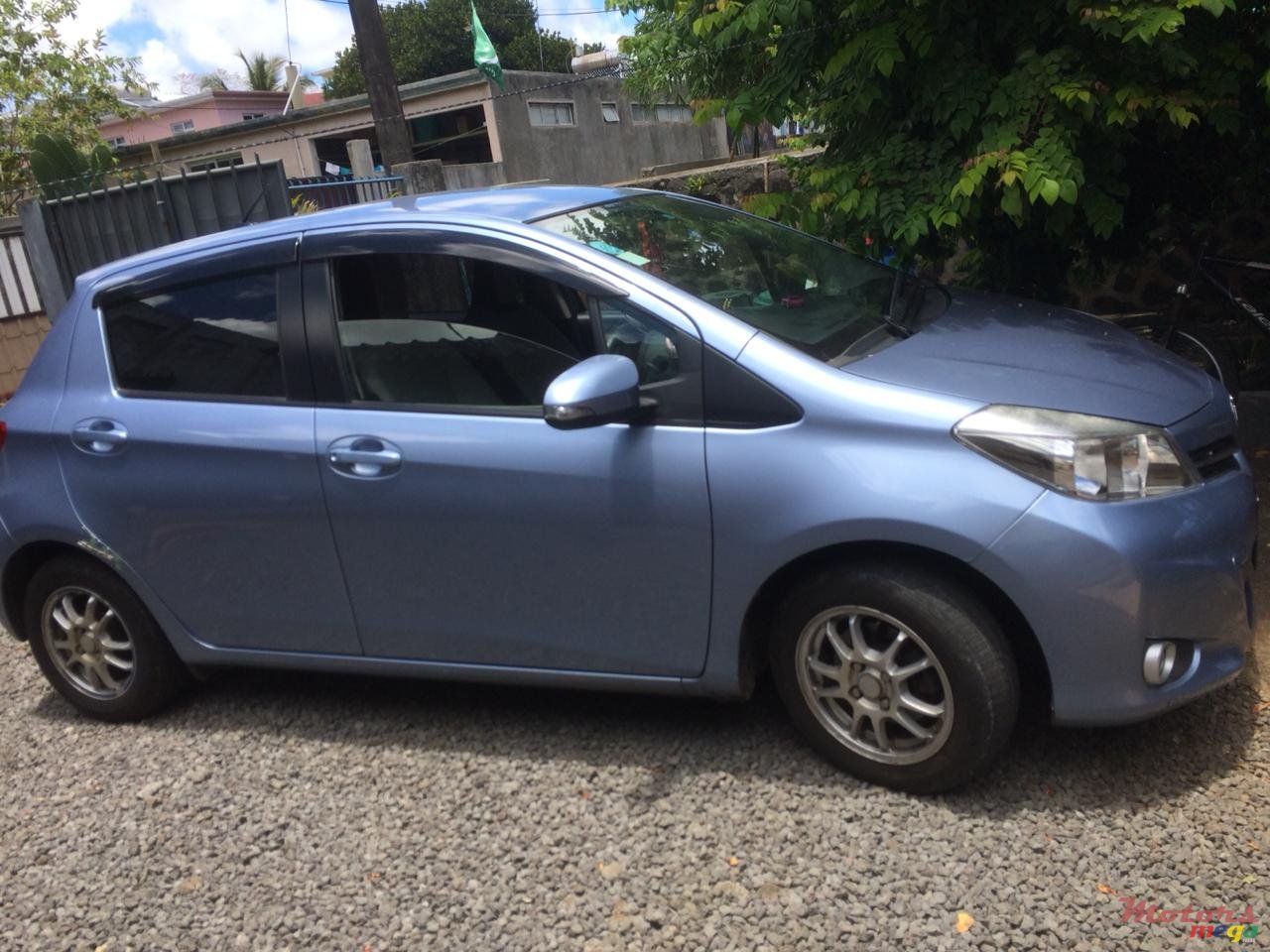 2011' Toyota Vitz photo #1