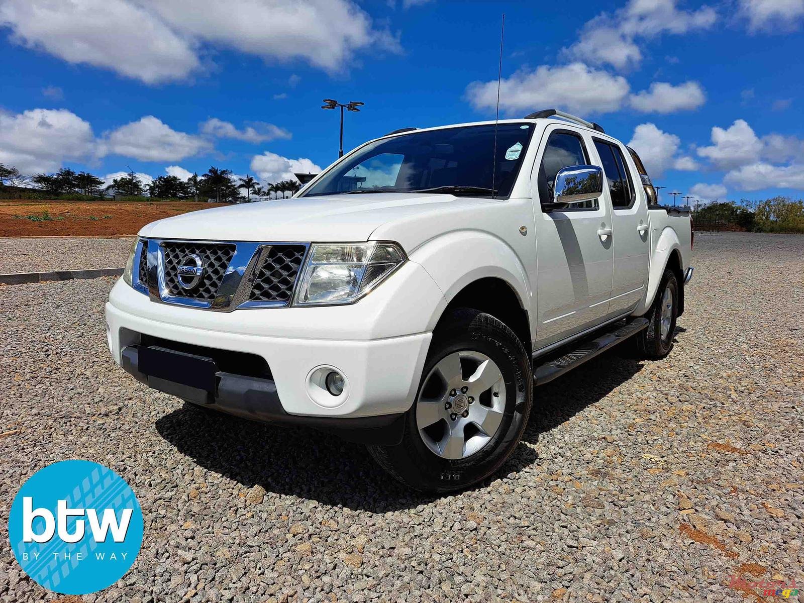 2017' Nissan Navara photo #2